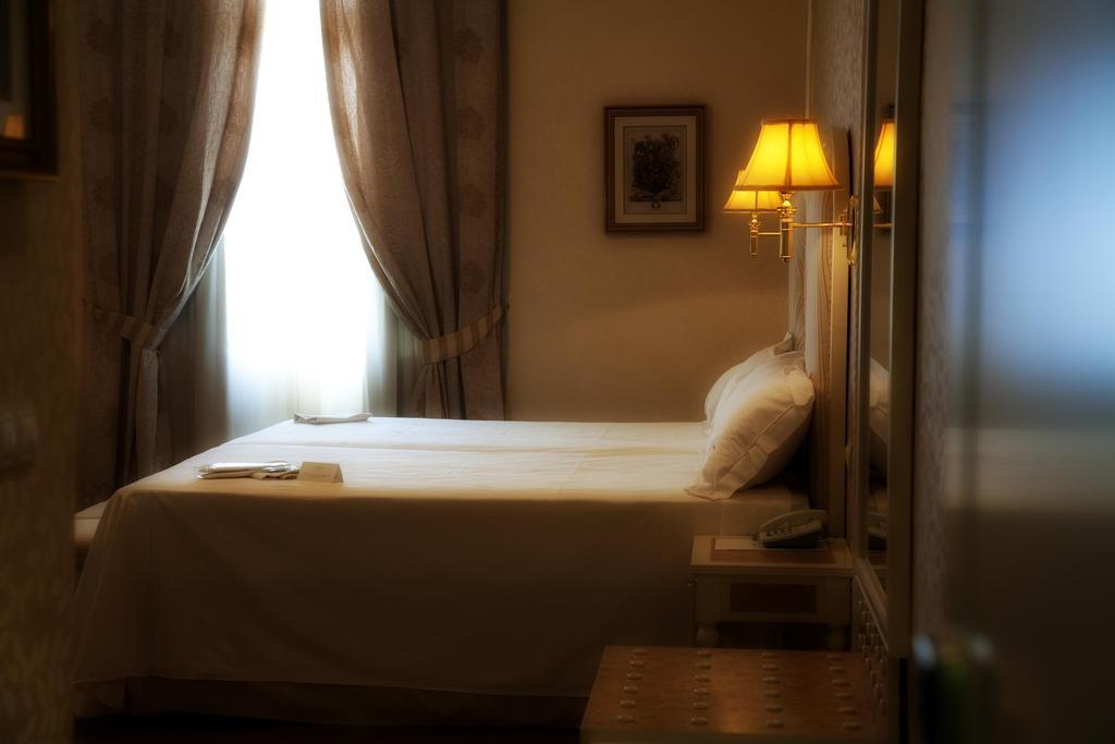 Hotel Santa Isabel Albacete Chambre photo